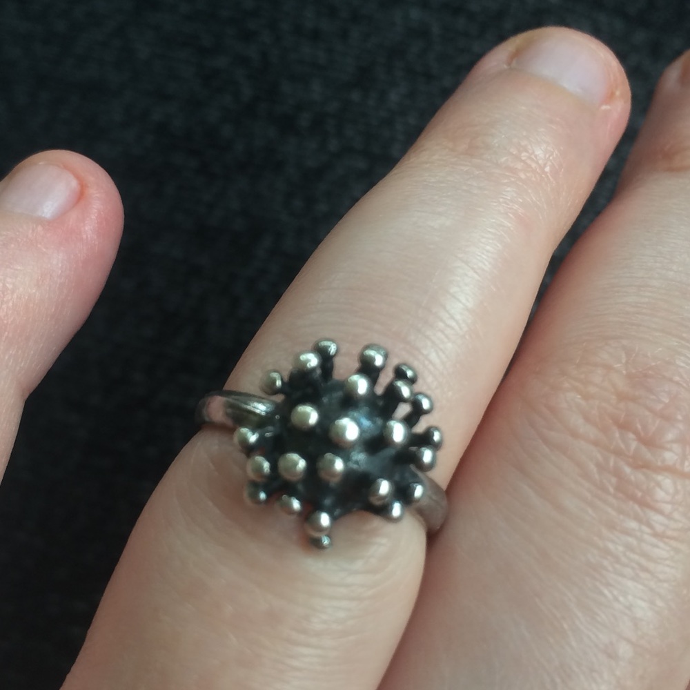 925 stamped modern silver ring. Size 7